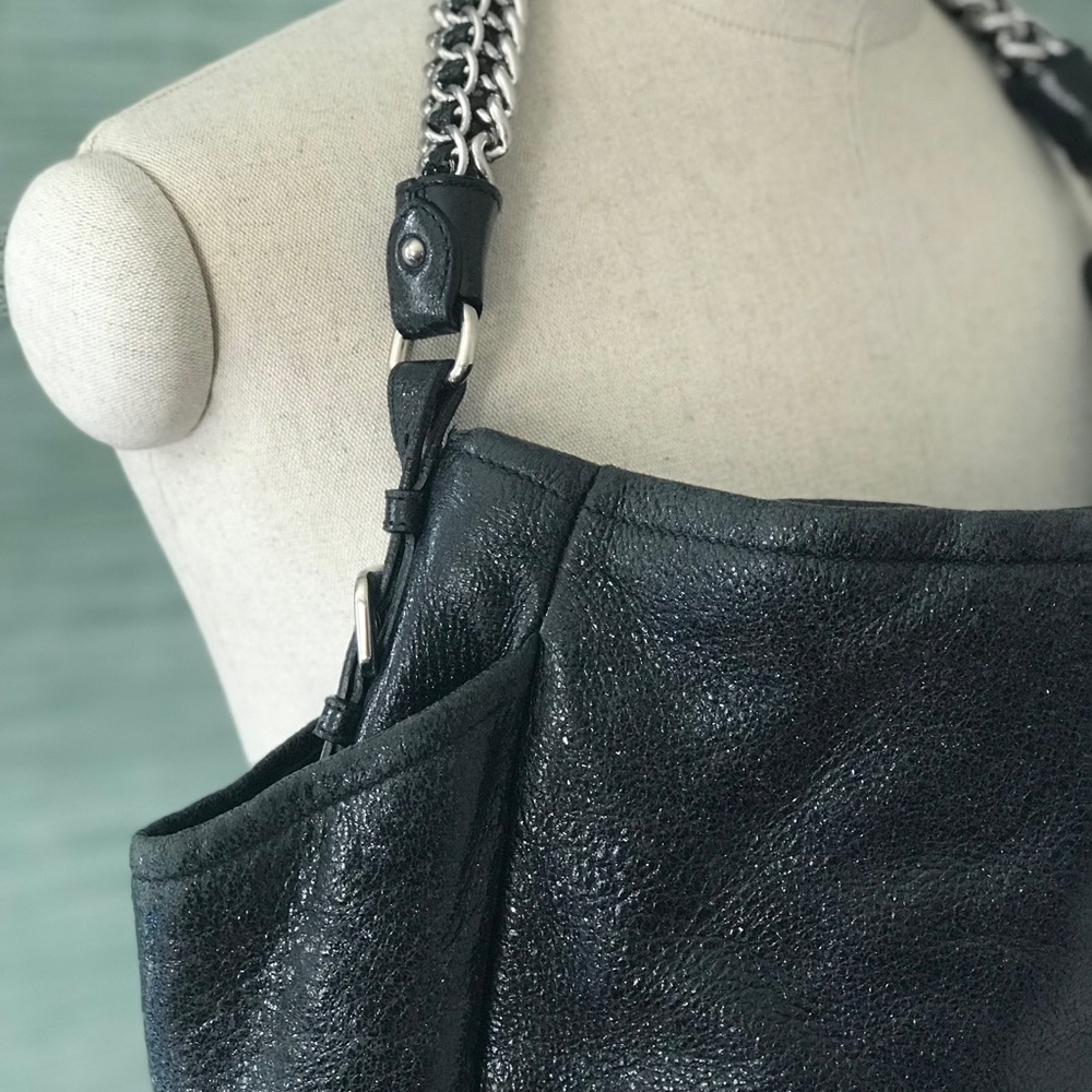 Prada purse - Picture 4 of 6